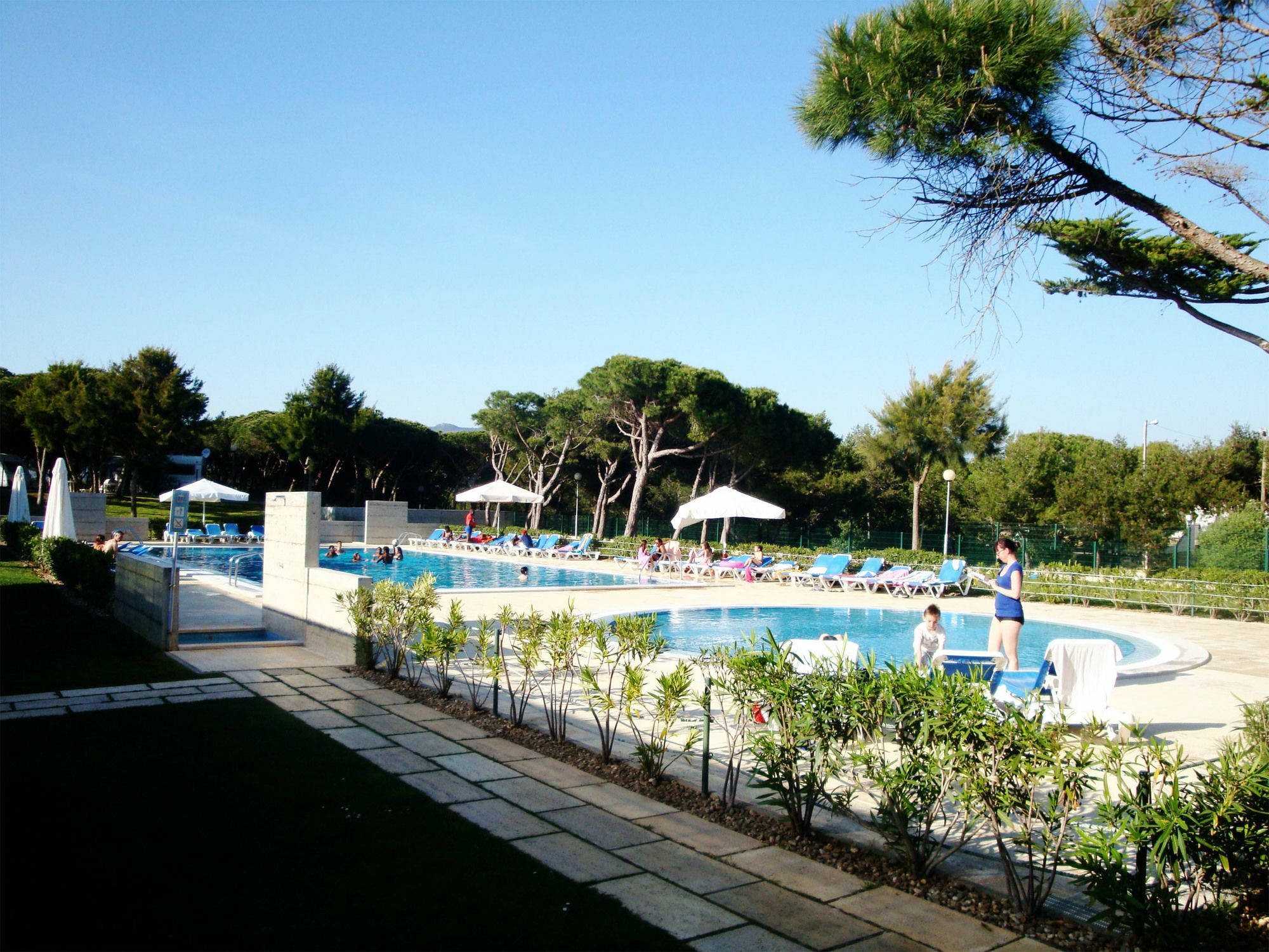 Orbitur Guincho Bungalows - Caravan Park Cascais Exterior photo